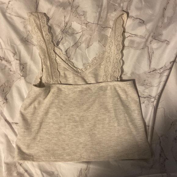 Tight fitting tank top - Picture 2 of 2